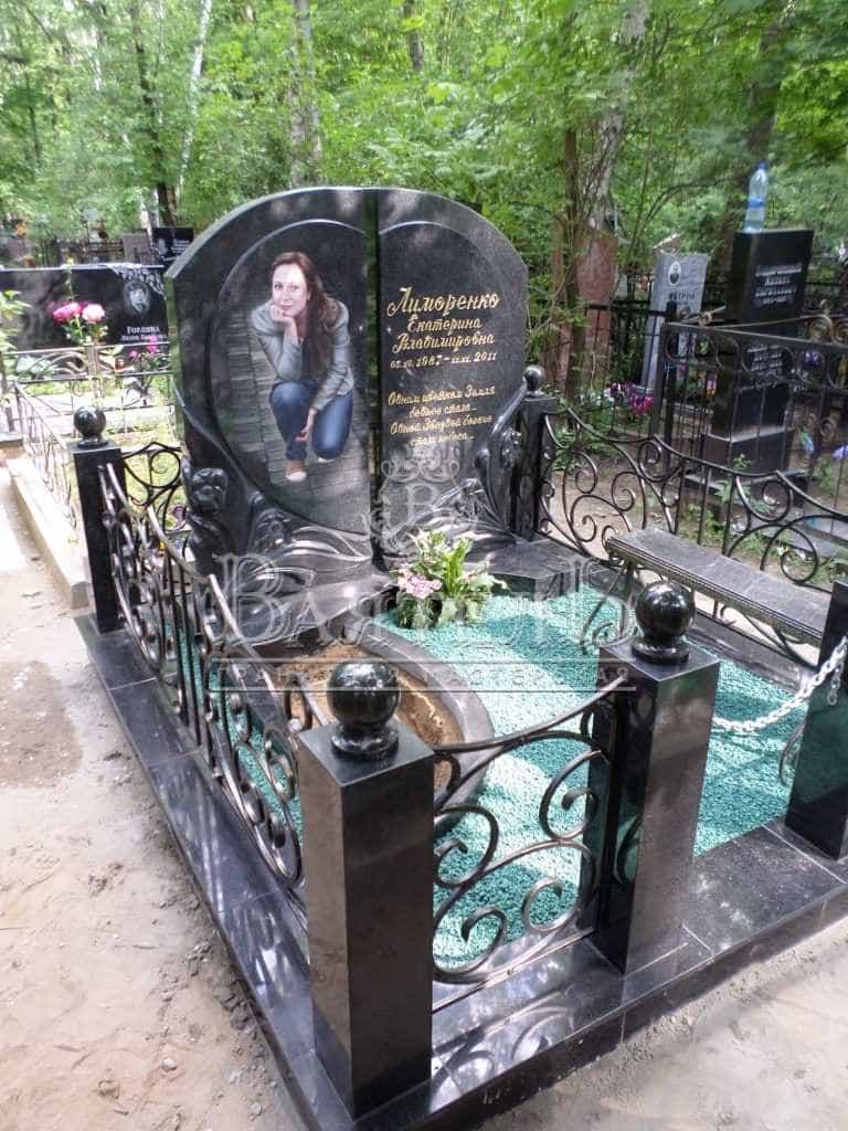 Памятник - сердце с цветным портретом 6 Памятник - сердце с цветным портретом 2