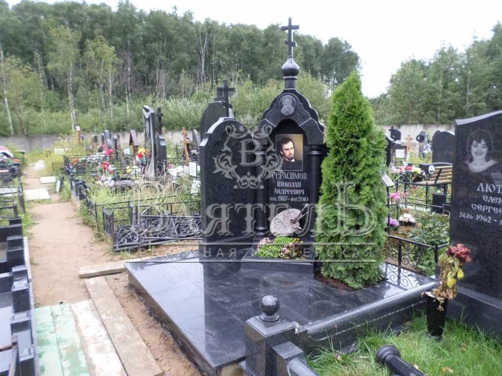 Надгробный комплекс художнику 6