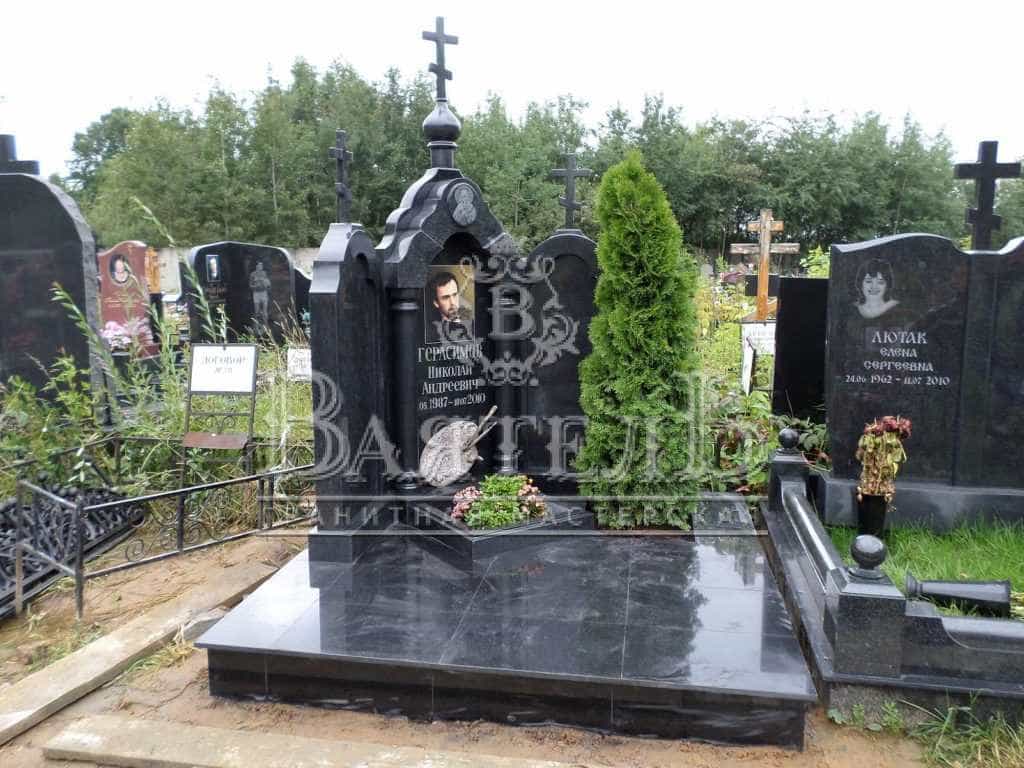 Надгробный комплекс художнику 8
