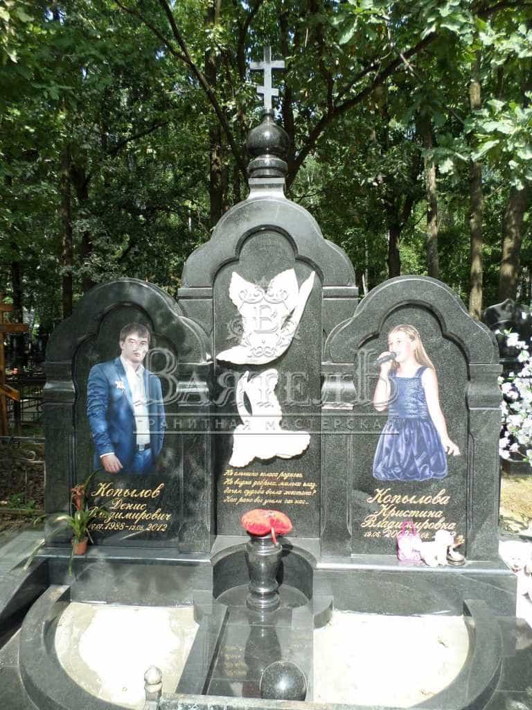 Надгробный комплекс с лебедями и цветными портретами 12