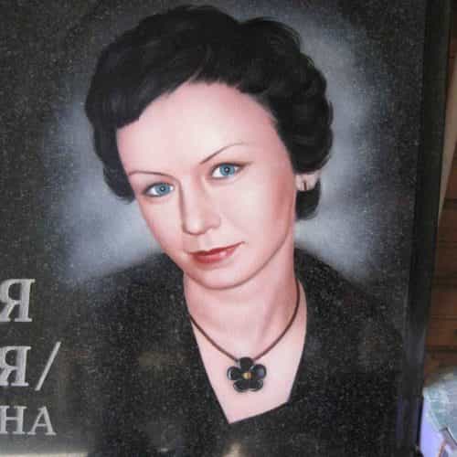 Цветные портреты на памятниках 10