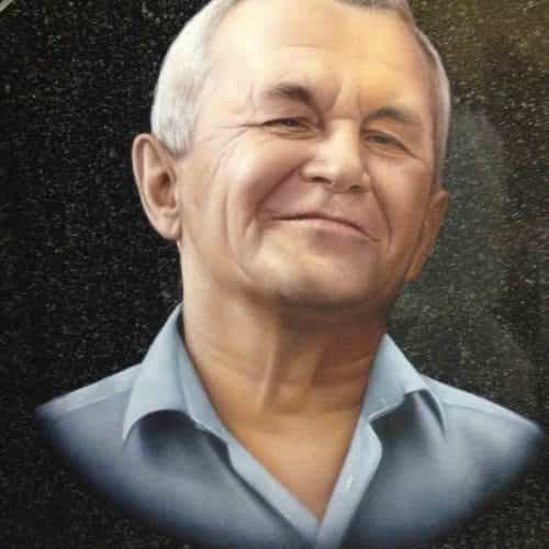 Цветные портреты на памятниках 7