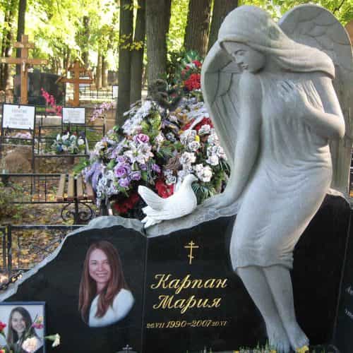 Цветные портреты на памятниках 12