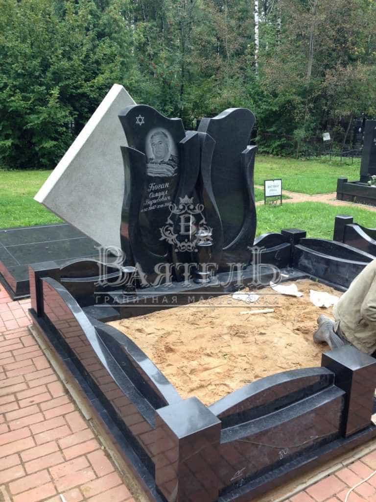 Надгробный комплекс и памятник изогнутой формы 5