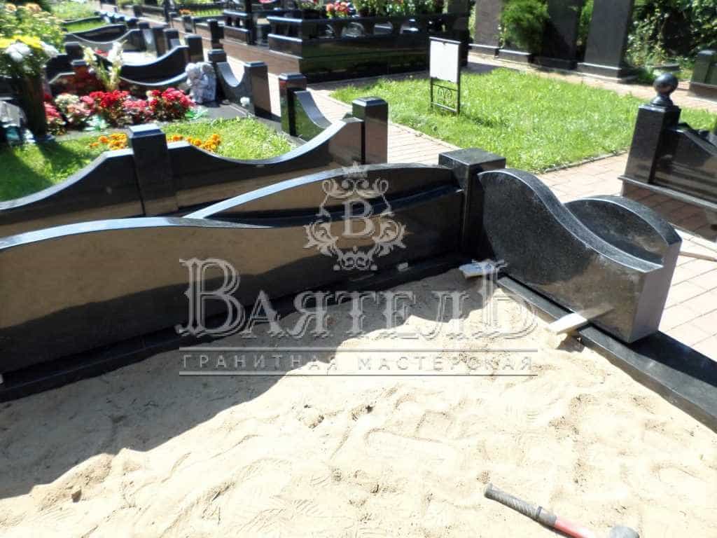 Надгробный комплекс и памятник изогнутой формы 6