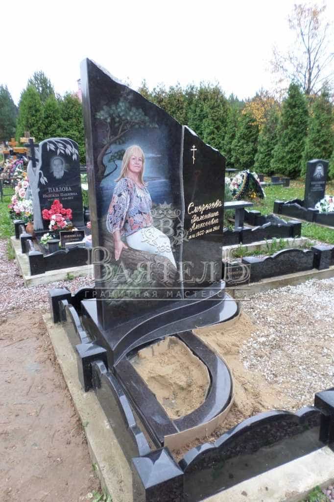 Памятник с цветным портретом в рост 3