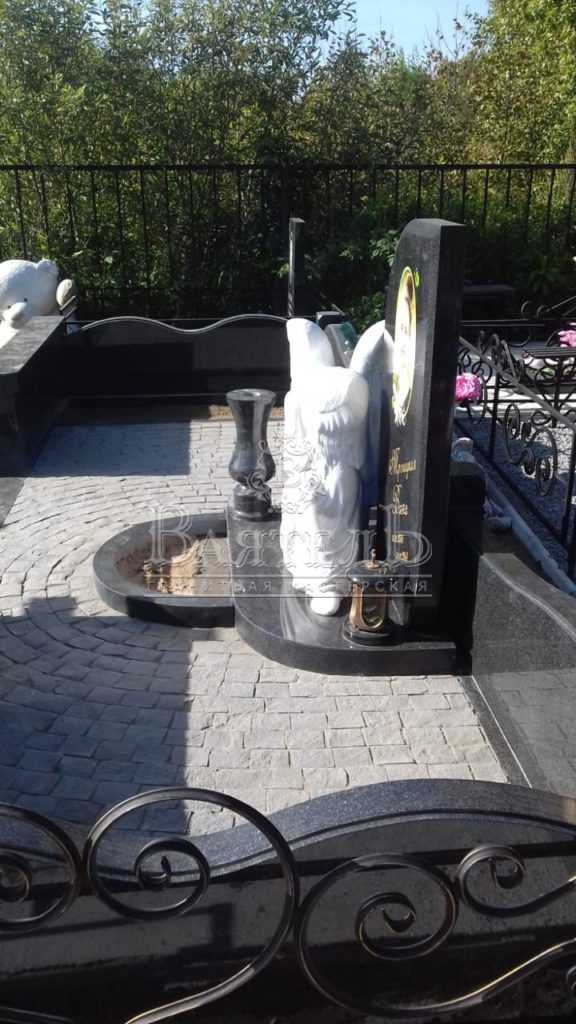 Комплекс молодой девушке с цветным портретом и мраморной скульптурой 11 Комплекс молодой девушке с цветным портретом и мраморной скульптурой 9