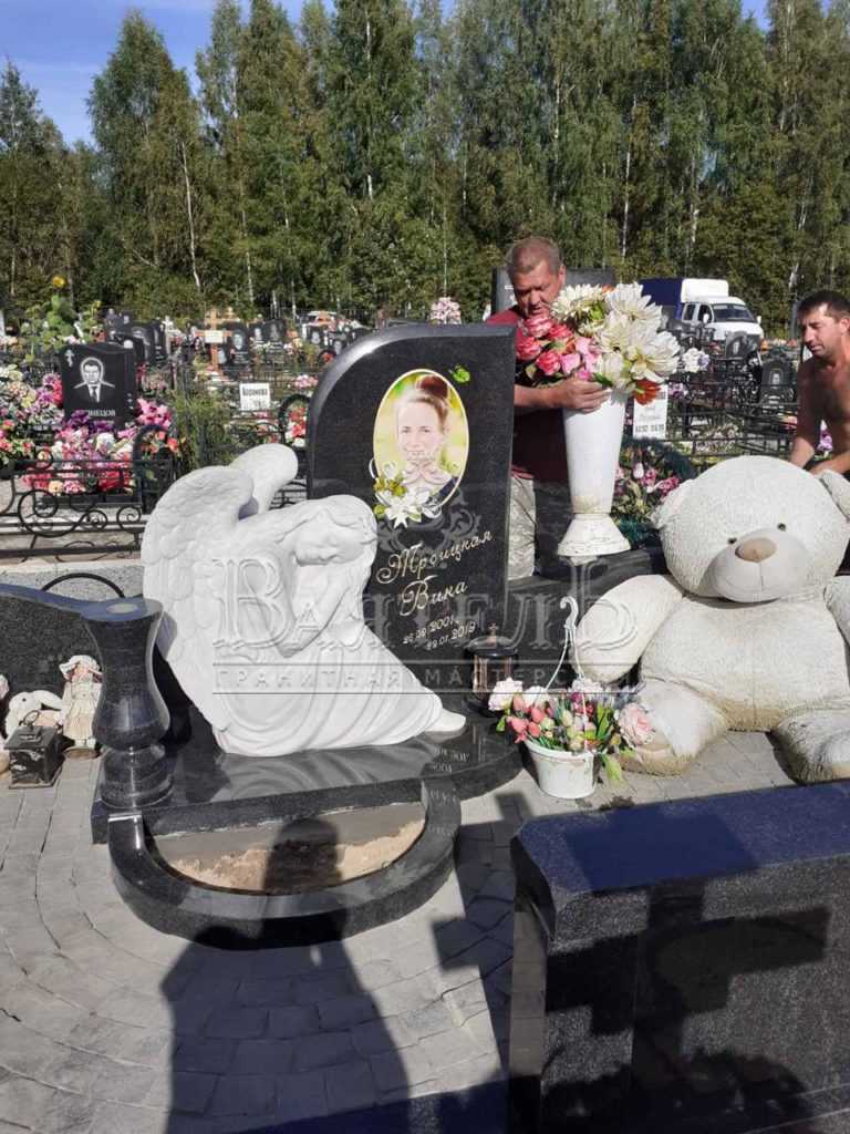 Комплекс молодой девушке с цветным портретом и мраморной скульптурой 14 Комплекс молодой девушке с цветным портретом и мраморной скульптурой 12