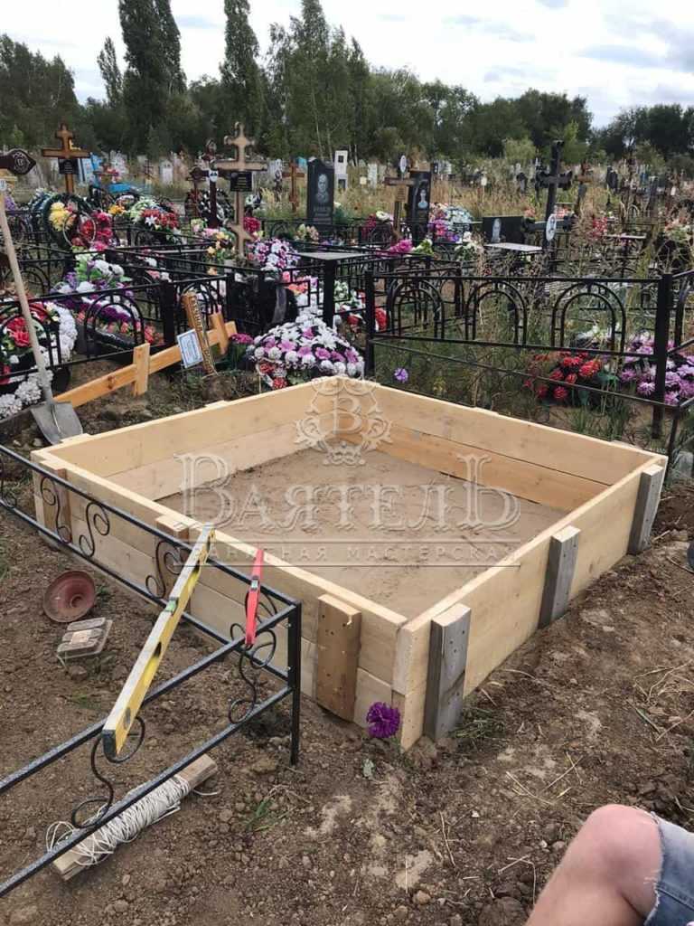 Надгробие из Baltic Green на двоих в Саратове 12