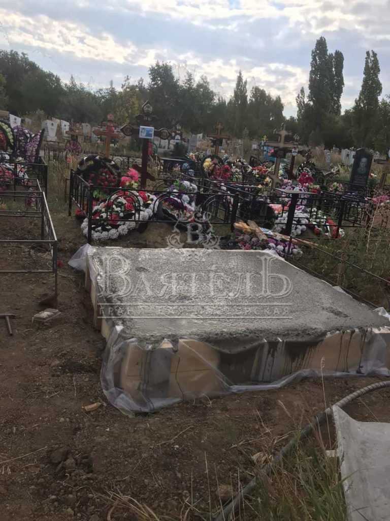 Надгробие из Baltic Green на двоих в Саратове 6