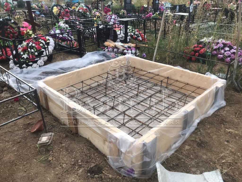 Надгробие из Baltic Green на двоих в Саратове 9