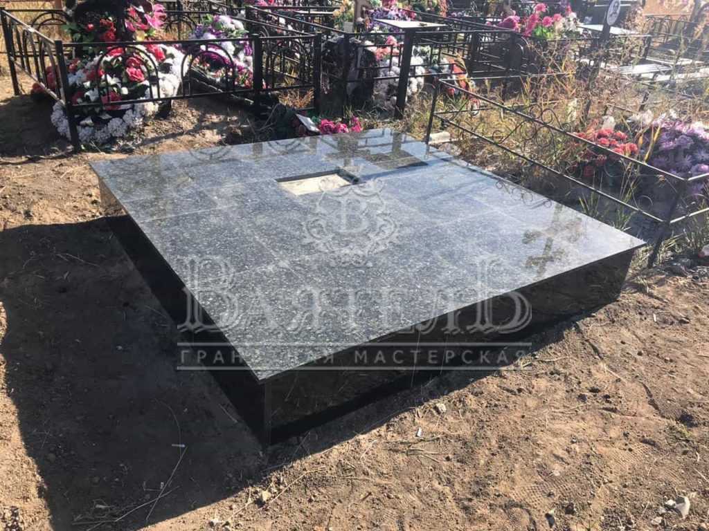 Надгробие из Baltic Green на двоих в Саратове 14