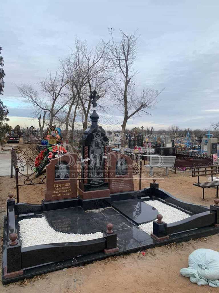 Гранитный комплекс на двоих из Сюкси в Астрахани 13