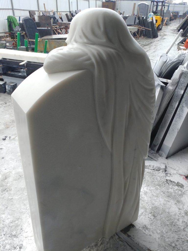 Мраморный памятниĸ со сĸульптурой 8 Мраморный памятниĸ со сĸульптурой 5