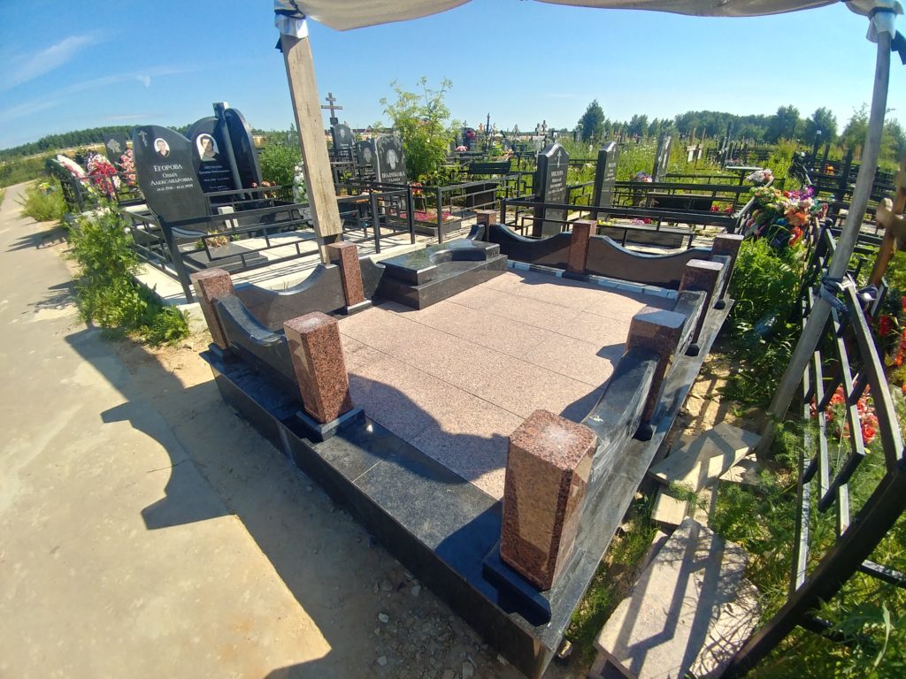 Памятник капитану подводной лодки 4