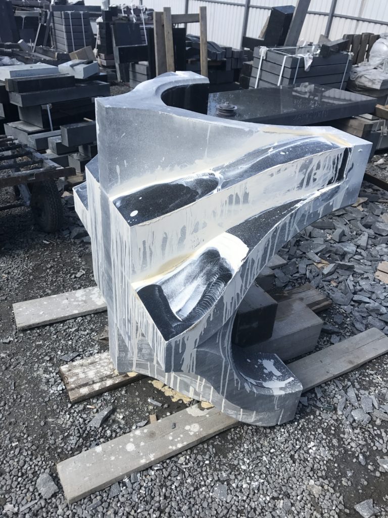 Надгробный монумент в виде часовни 8