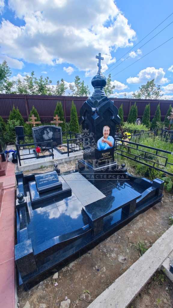 Надгробный комплекс из двух могил с цветным портретом 18 Надгробный комплекс из двух могил с цветным портретом 13