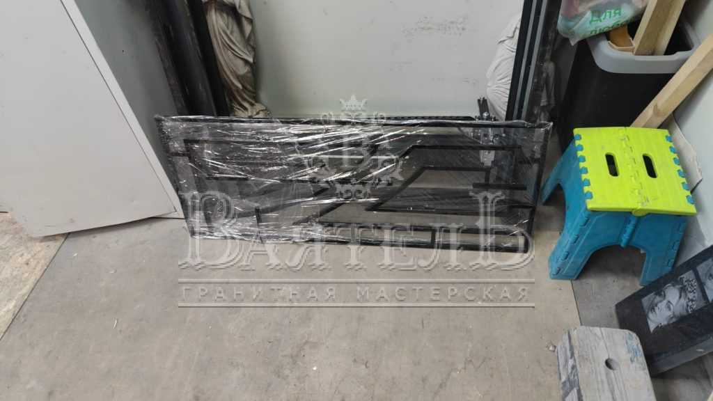 Надгробный комплекс на 2-х участках 13 Надгробный комплекс на 2-х участках 10