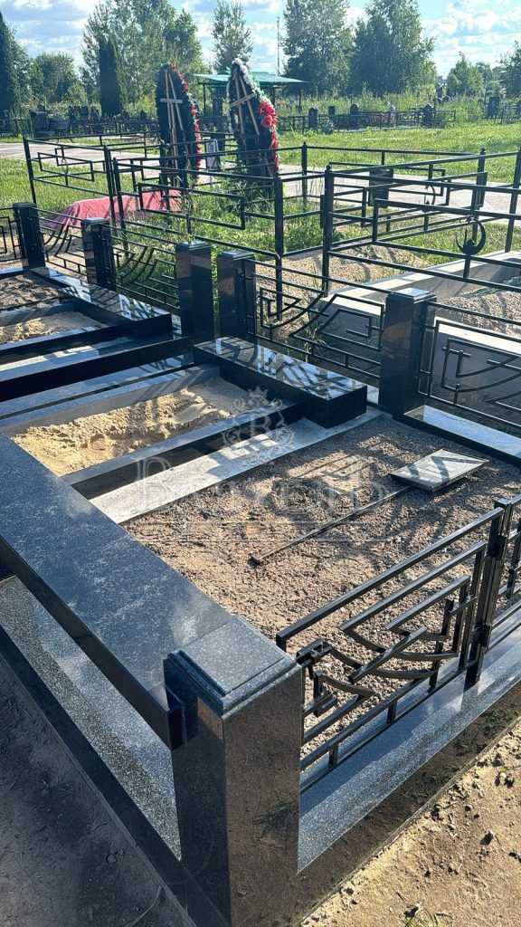 Надгробный комплекс на 2-х участках 25 Надгробный комплекс на 2-х участках 21