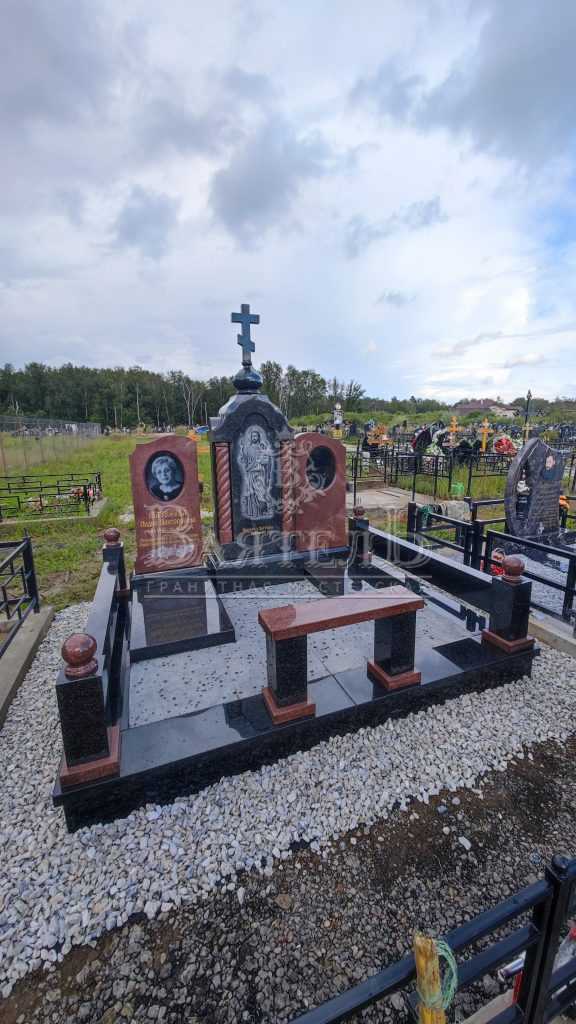 Надгробный комплекс с VIP-портретом и иконой