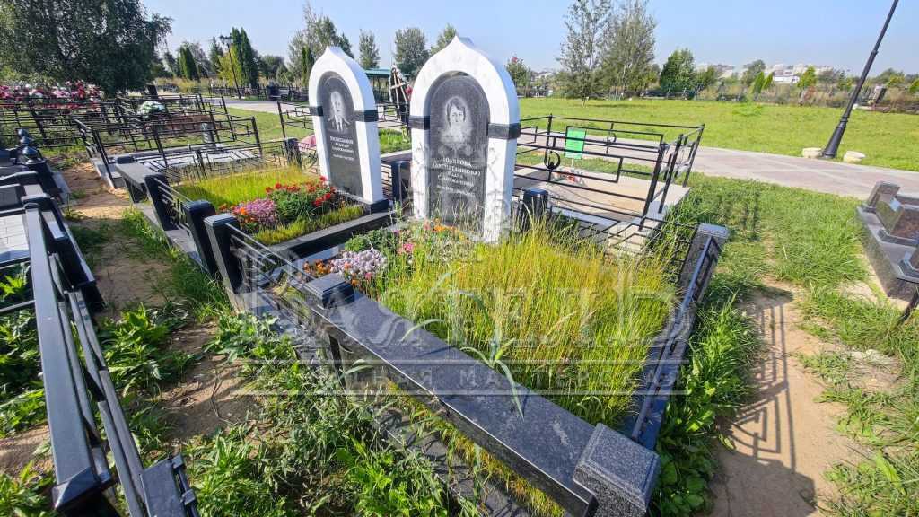 Надгробный комплекс на 2-х участках 21 Надгробный комплекс на 2-х участках 17