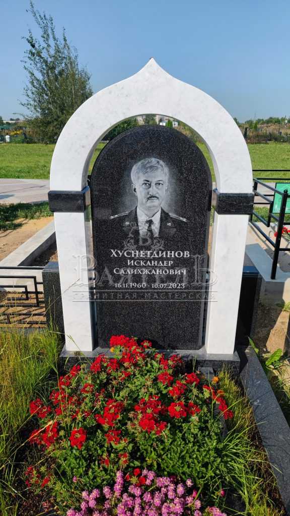 Надгробный комплекс на 2-х участках 17 Надгробный комплекс на 2-х участках 13