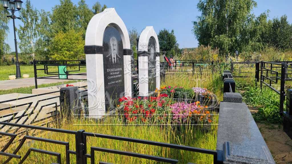 Надгробный комплекс на 2-х участках 18 Надгробный комплекс на 2-х участках 14