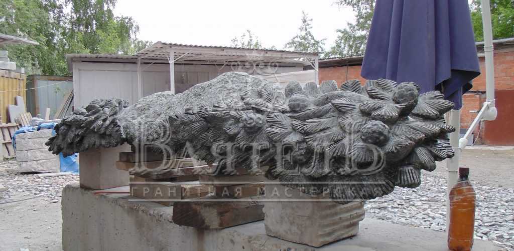 Надгробный комплекс с резным кедром 6 Надгробный комплекс с резным кедром