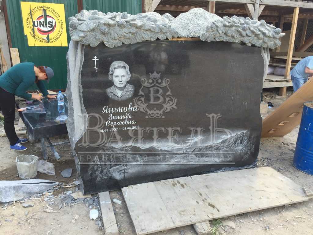 Надгробный комплекс с резным кедром 12 Надгробный комплекс с резным кедром