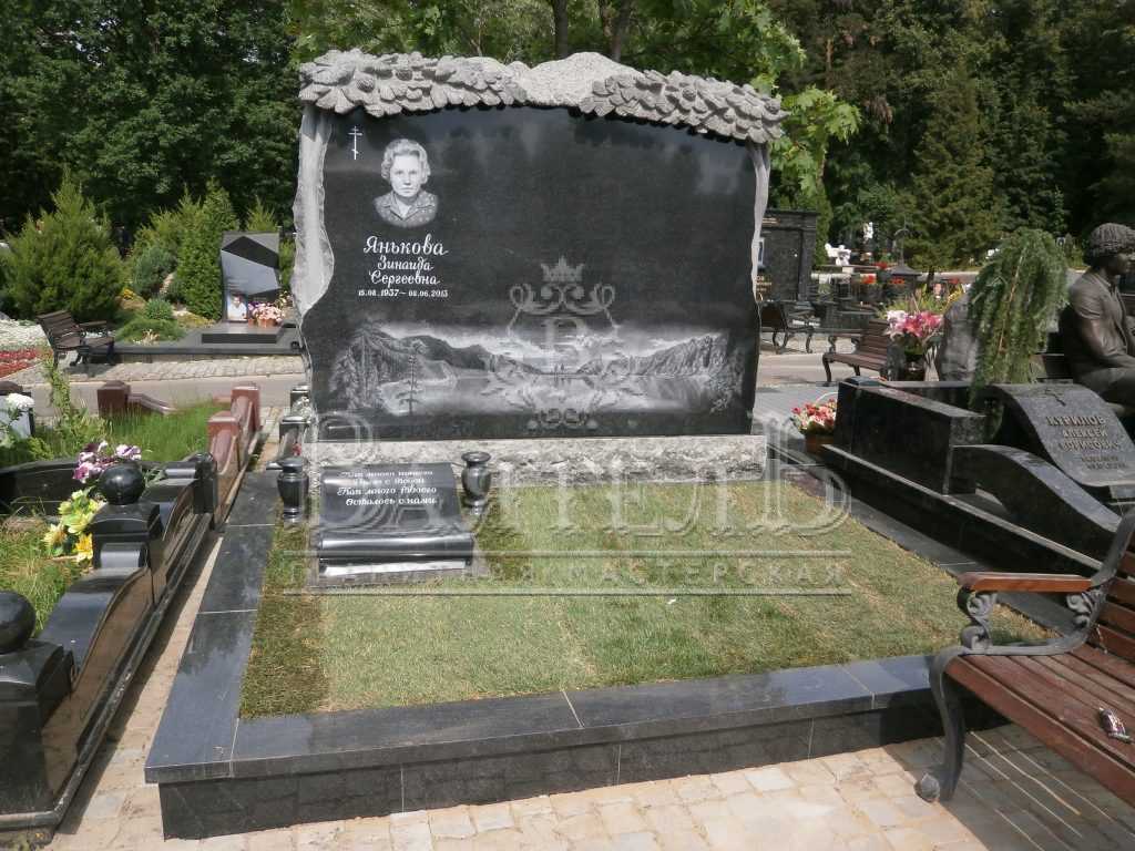 Надгробный комплекс с резным кедром 15 Надгробный комплекс с резным кедром