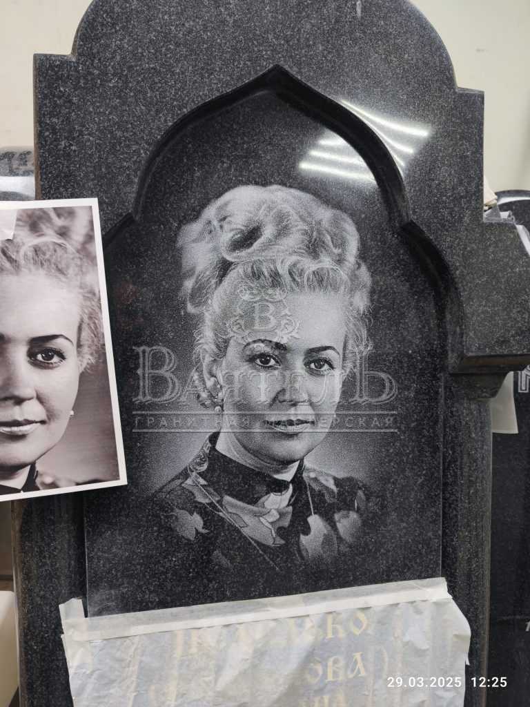 Надгробный комплекс на Волковском кладбище 22 Надгробный комплекс на Волковском кладбище