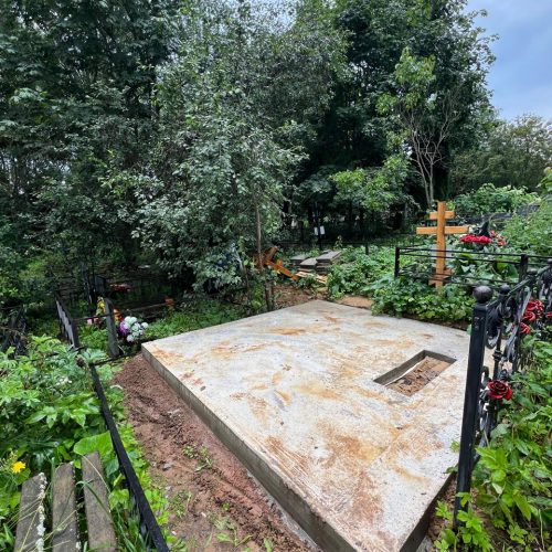 Памятник из Норвежского гранита Blue Pearl 8