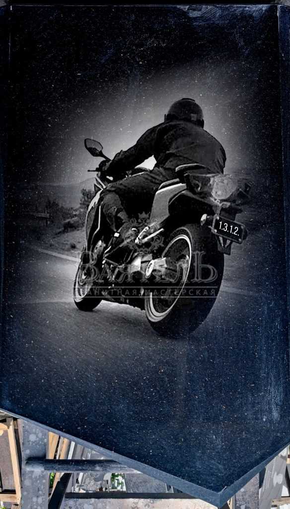 Памятник из индийского гранита Galaxy Black